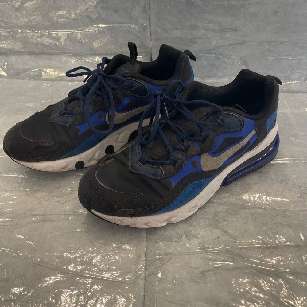 Nike Air 270 React